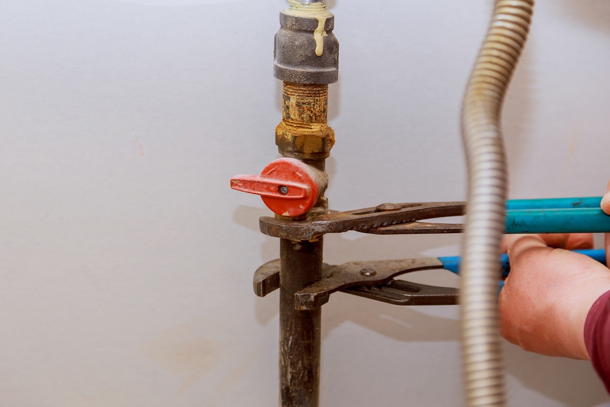 5 Signs That You Need to Repair or Replace Your Gas Lines