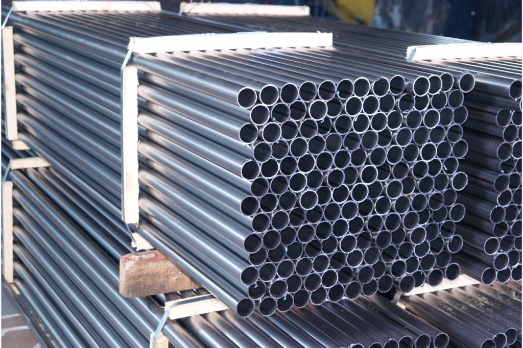 Welded VS Seamless Steel Pipes 5 Key Differences