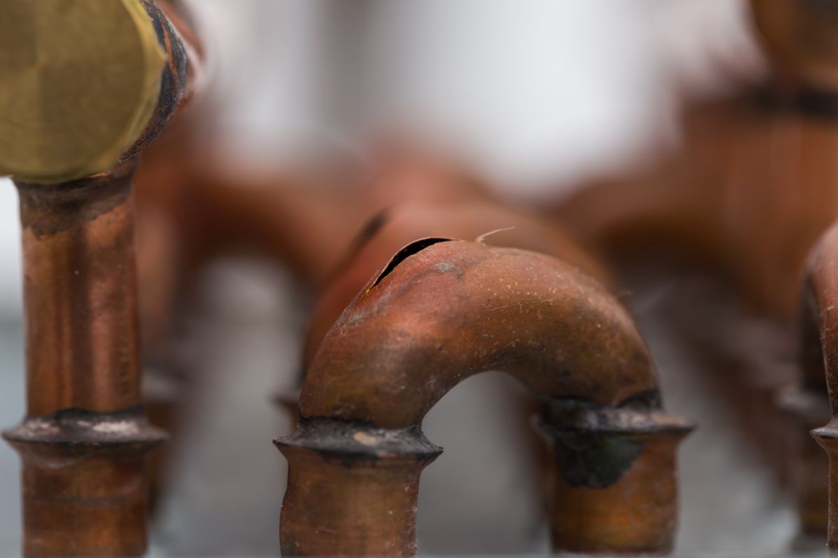 Which Should You Choose: Repair or Replace Pipes?