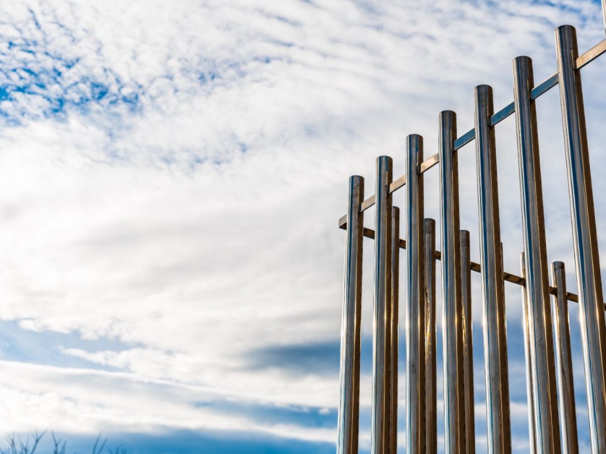7 Signs It's Time for a Fence Replacement