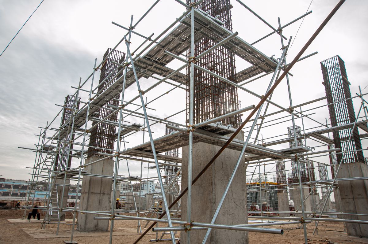 What is pipe scaffolding made of?