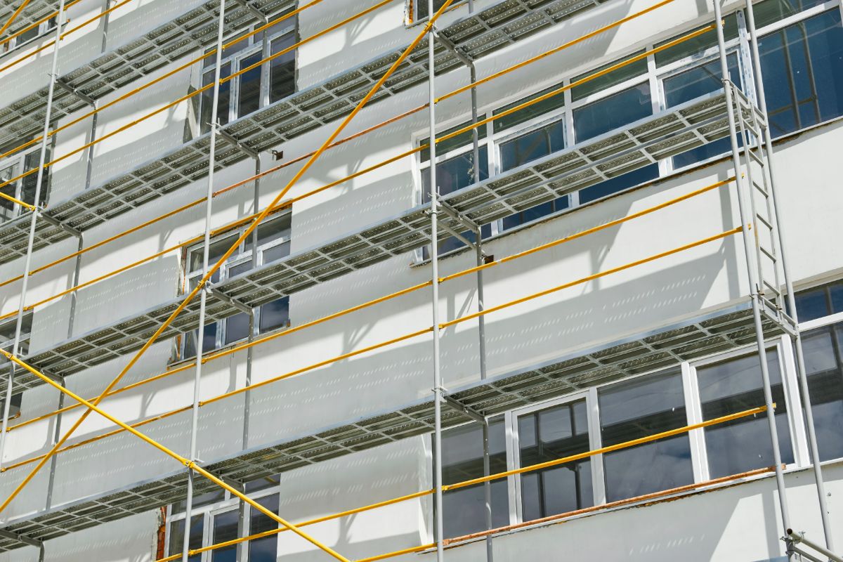 Facilitates exterior finishing work
