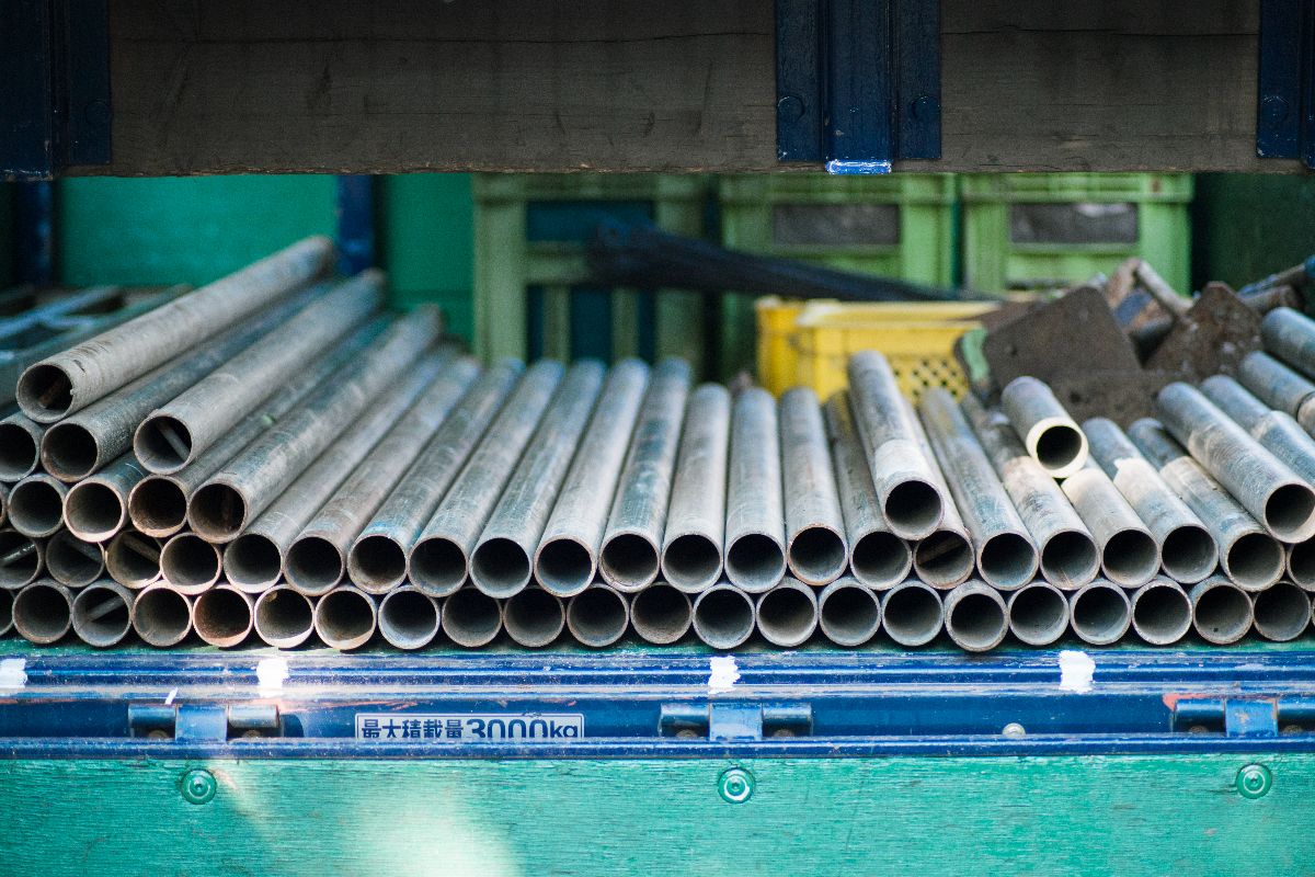 Reliable stock and on-time delivery