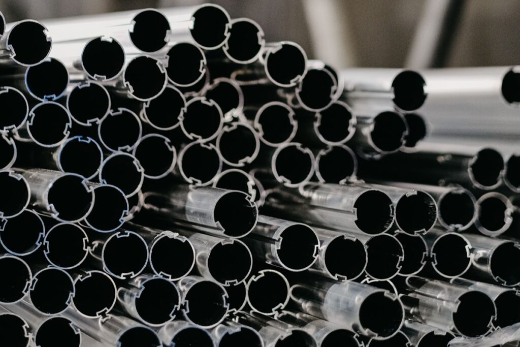 Pros and Cons of Affordable Black Iron Pipes for Site Use