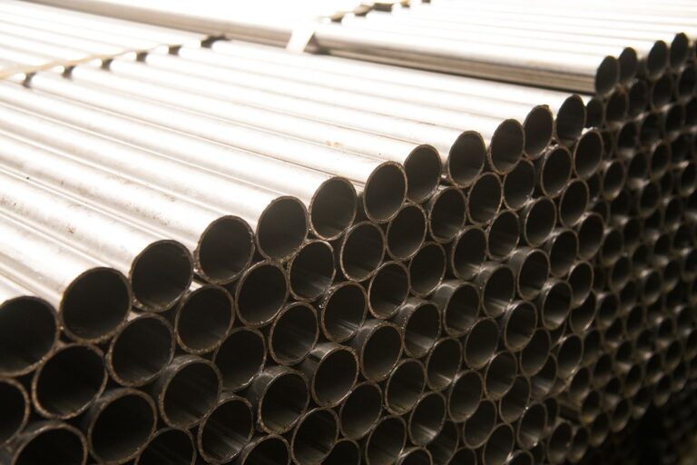 What Makes Steel Pipes Suitable for Drainage Systems